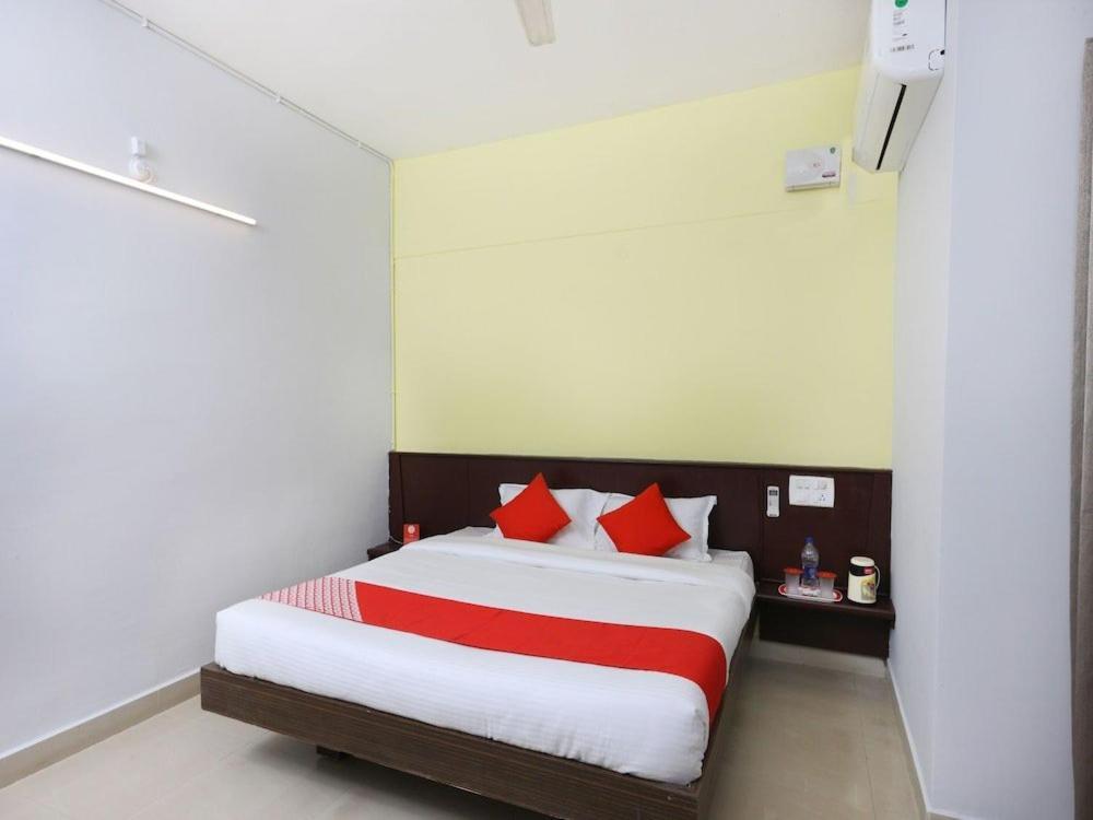 Sai Golden Rooms Tirupati Extérieur photo